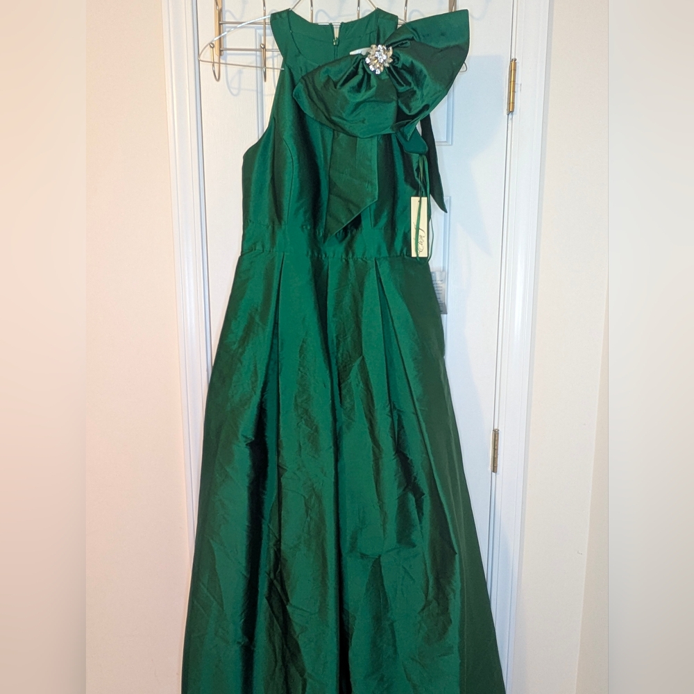 Eliza J Emerald Green Gown with Jewel Bow